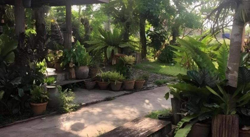 Phutawanchomdow Tha Li Exterior foto